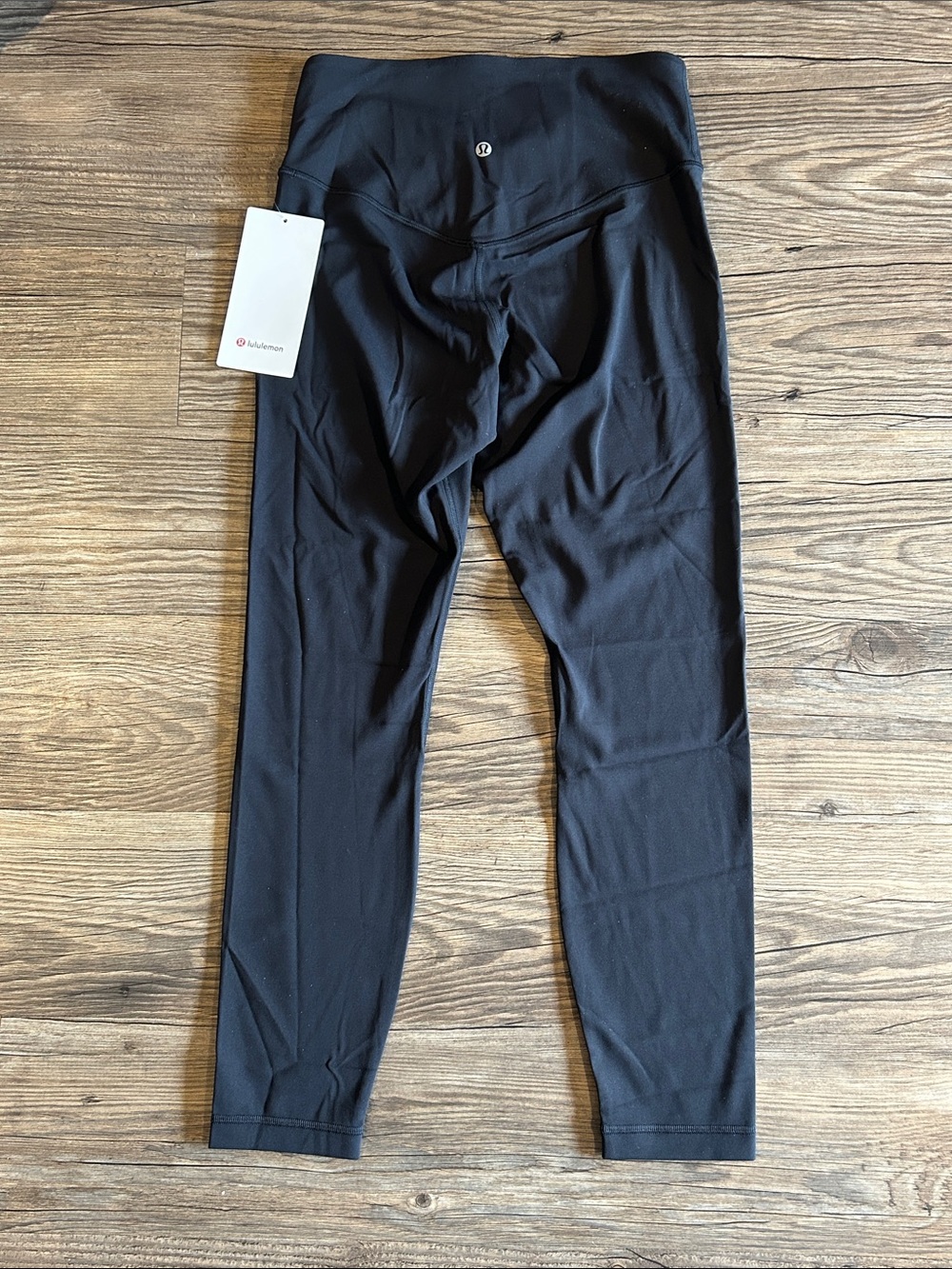 NWT lululemon athletica Black V-Waist Align 25" Leggings - Picture 3 of 5